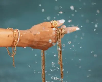 Can Gold Jewelry Accessories Get Wet? Debunking the Myth